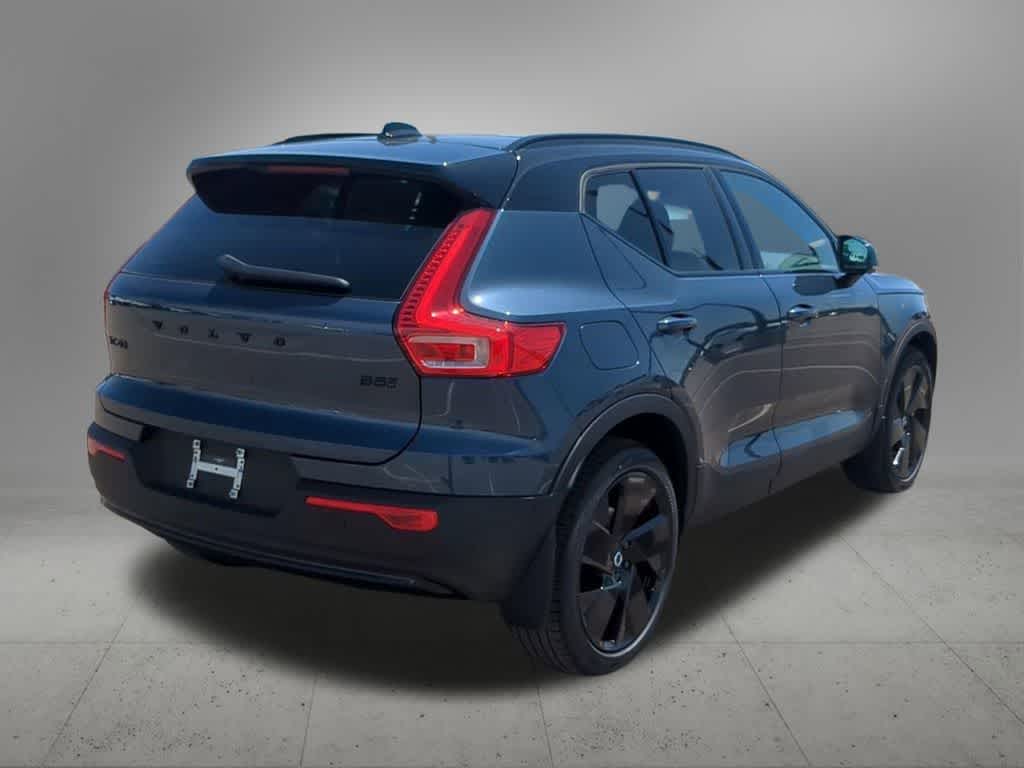 Thumbnail: 2026 Volvo XC40 - 6