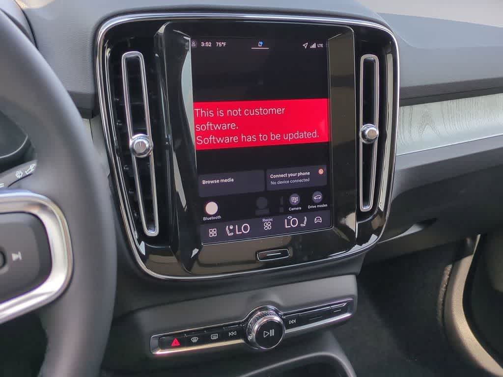 Thumbnail: 2026 Volvo XC40 - 27