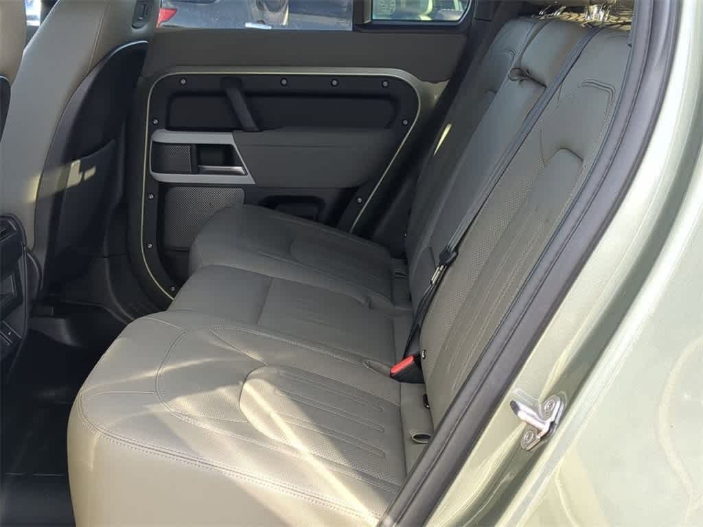 Thumbnail: 2022 Land Rover Defender - 18