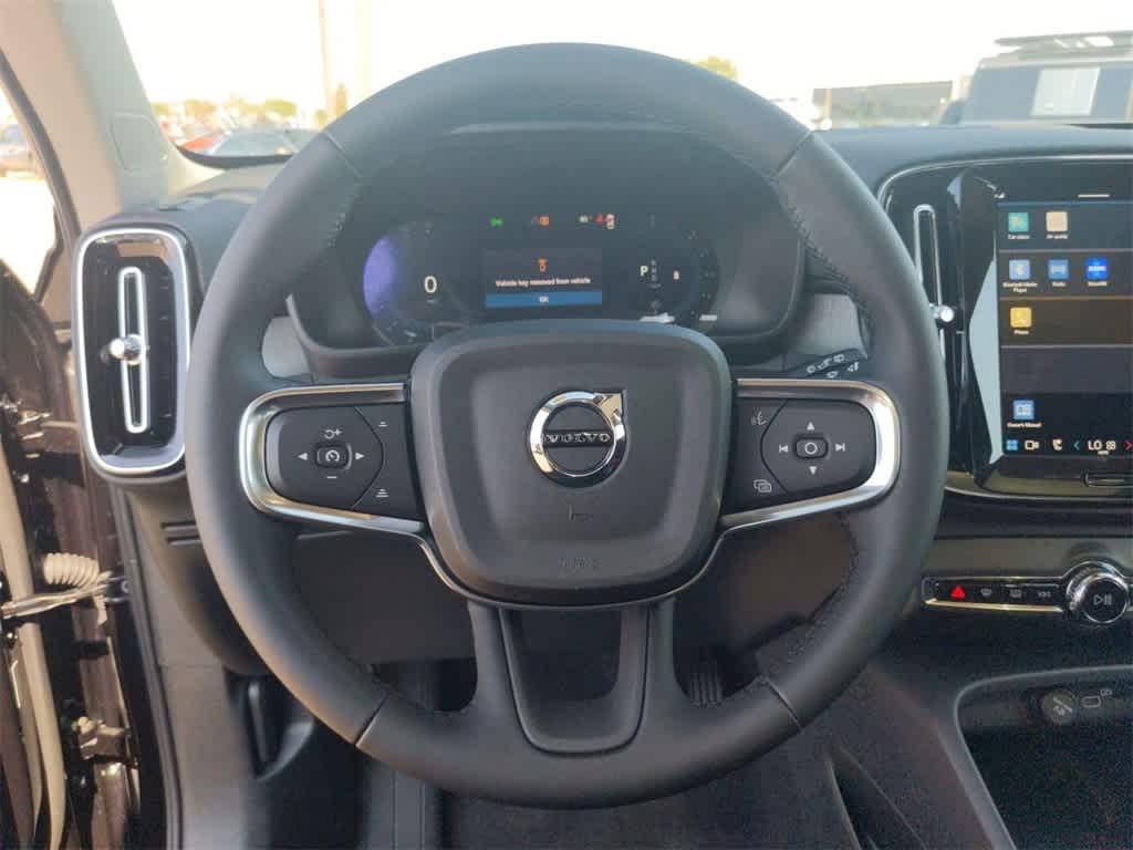 Thumbnail: 2025 Volvo XC40 - 19