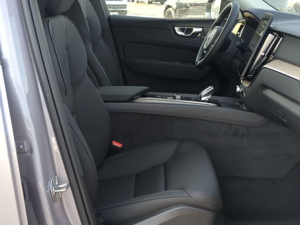 Thumbnail: 2026 Volvo XC60 - 20