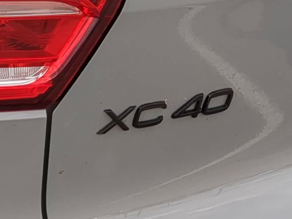 Thumbnail: 2026 Volvo XC40 - 12