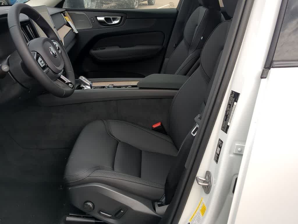 Thumbnail: 2026 Volvo XC60 - 15