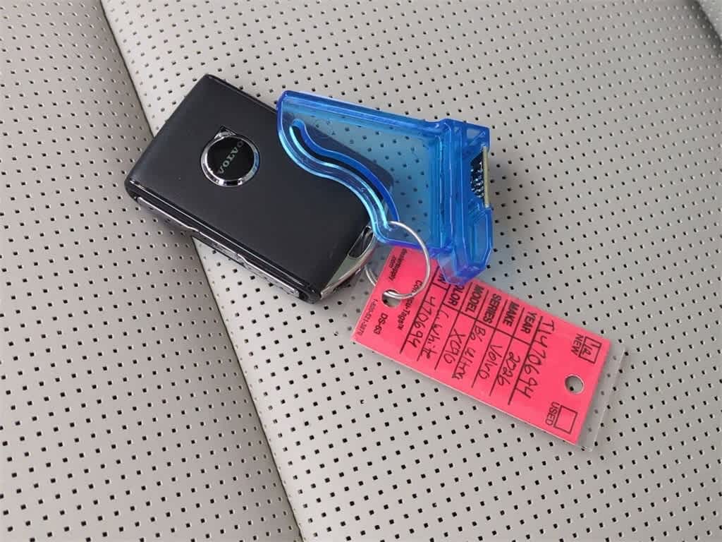 Thumbnail: 2026 Volvo XC90 - 33