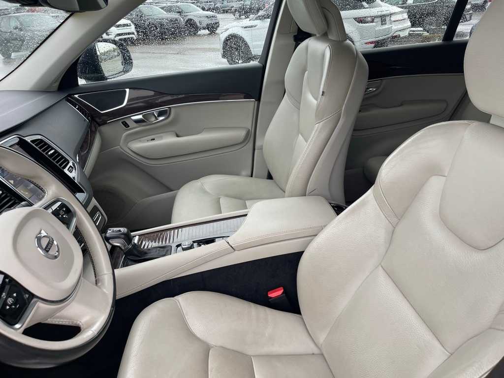 Thumbnail: 2016 Volvo XC90 - 12
