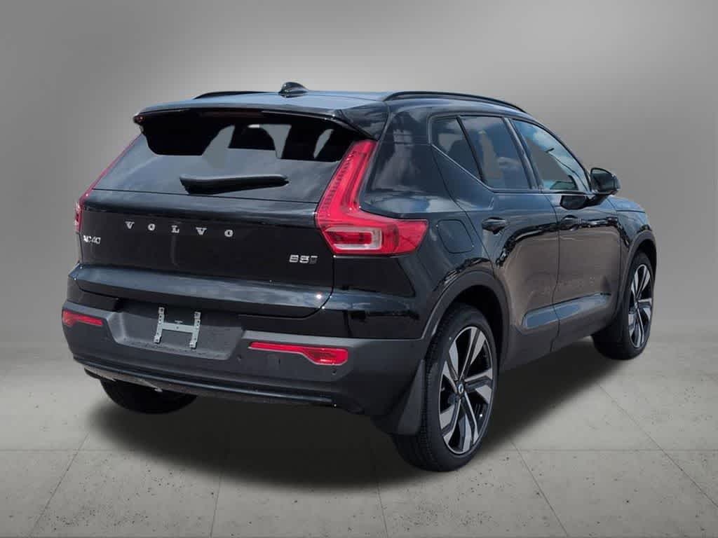Thumbnail: 2026 Volvo XC40 - 6