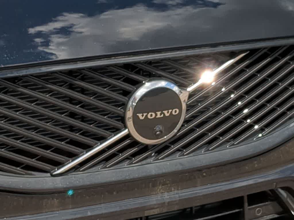 Thumbnail: 2026 Volvo XC60 - 11
