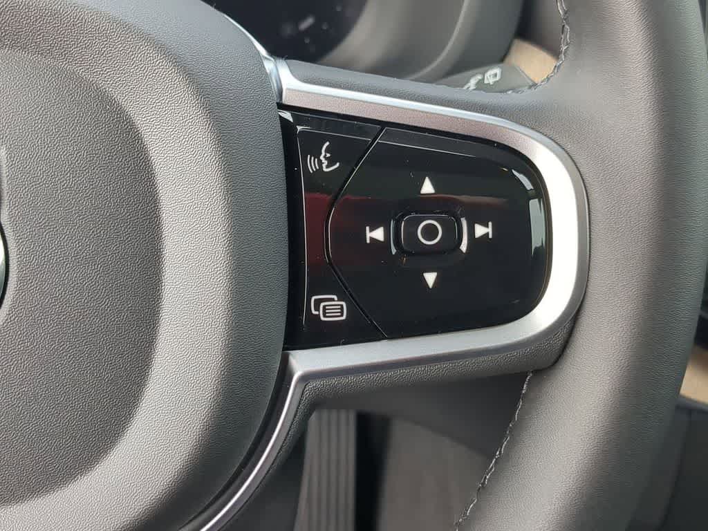 Thumbnail: 2026 Volvo XC60 - 23