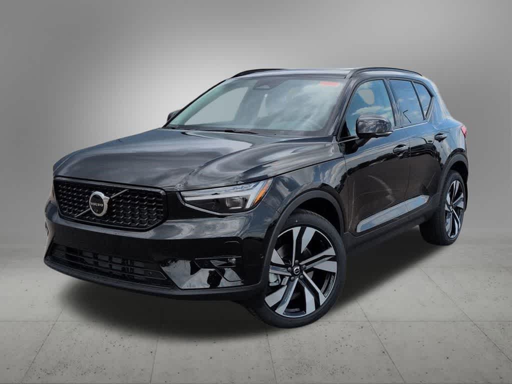 Thumbnail: 2026 Volvo XC40 - 1