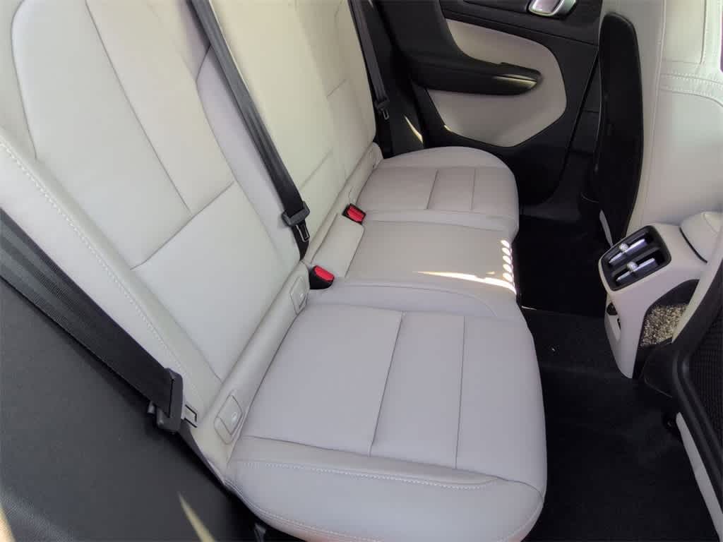 Thumbnail: 2026 Volvo XC40 - 20