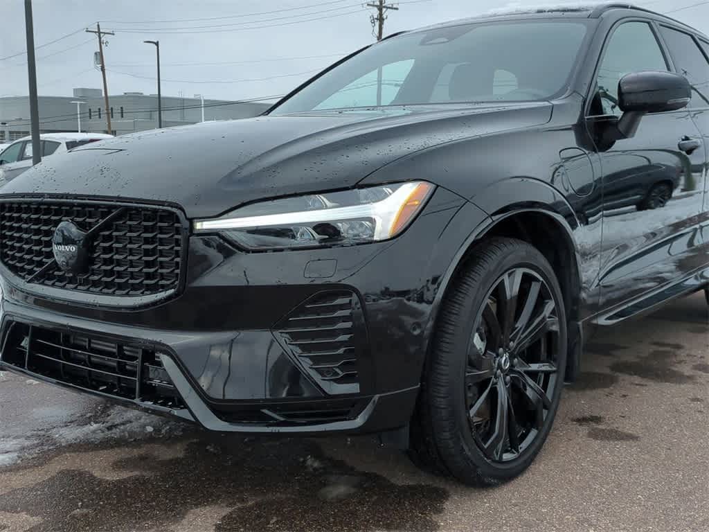 Thumbnail: 2025 Volvo XC60 - 3