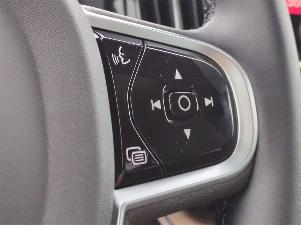 Thumbnail: 2026 Volvo XC60 - 25