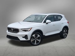 2023 Volvo XC40 B5 AWD Plus Bright I-4 cyl All-Wheel Drive