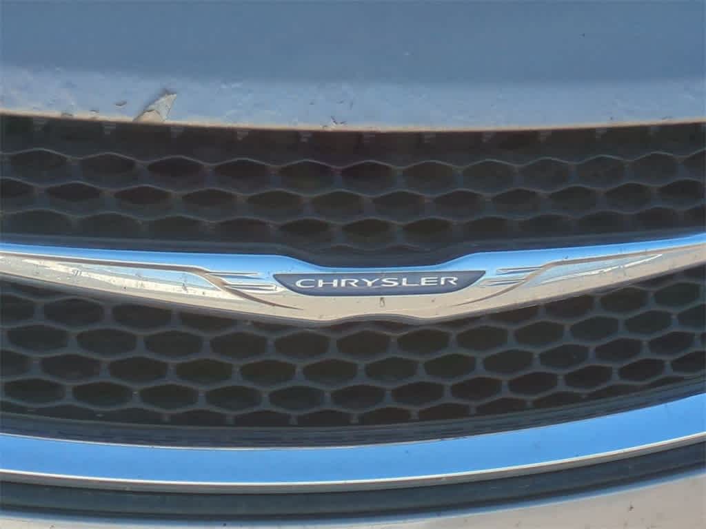 Thumbnail: 2018 Chrysler Pacifica - 8