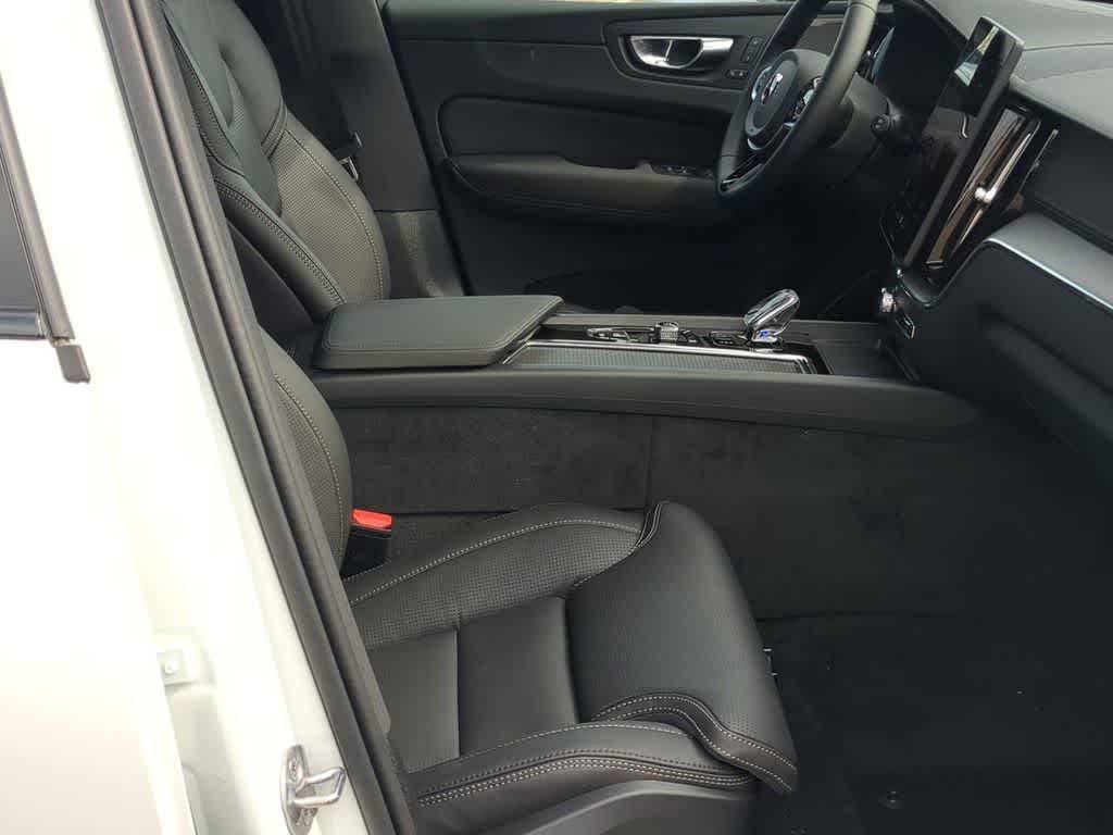 Thumbnail: 2026 Volvo XC60 - 20