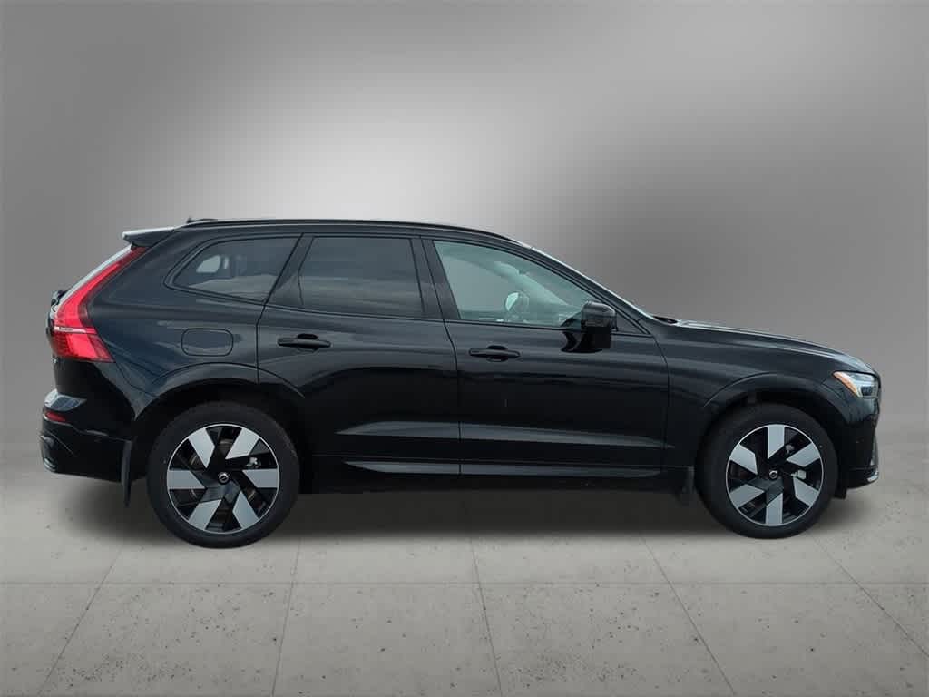 Thumbnail: 2025 Volvo XC60 - 7