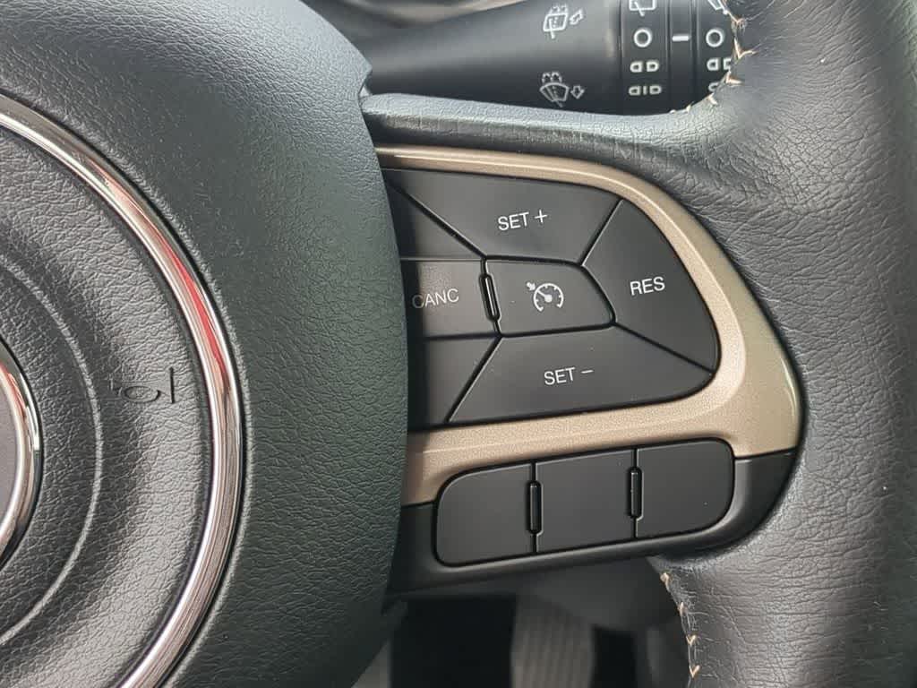 Thumbnail: 2015 Jeep Renegade - 23