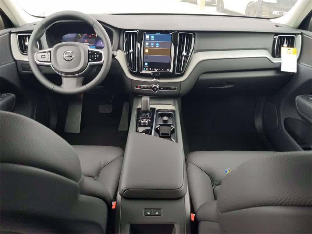 Thumbnail: 2025 Volvo XC60 - 13