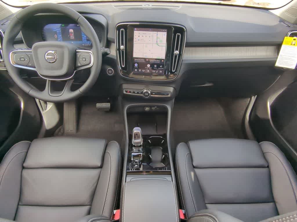 Thumbnail: 2026 Volvo XC40 - 14