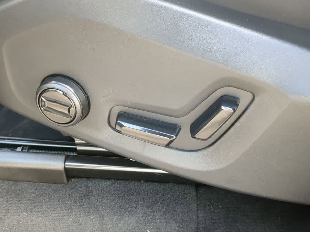 Thumbnail: 2026 Volvo XC90 - 16