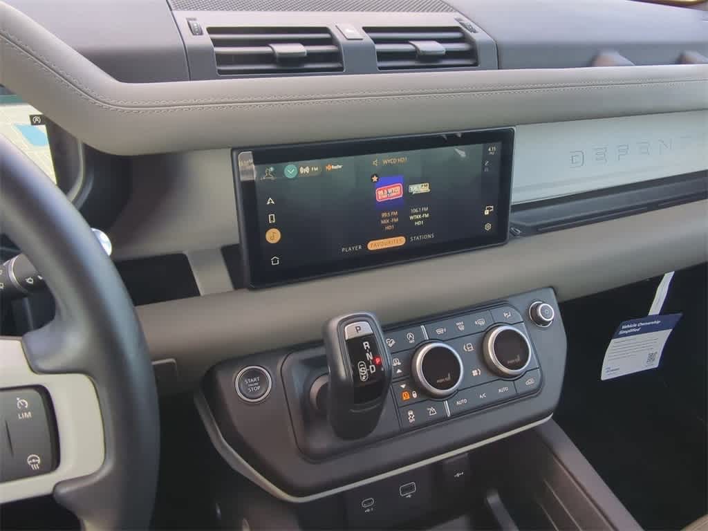 Thumbnail: 2022 Land Rover Defender - 26