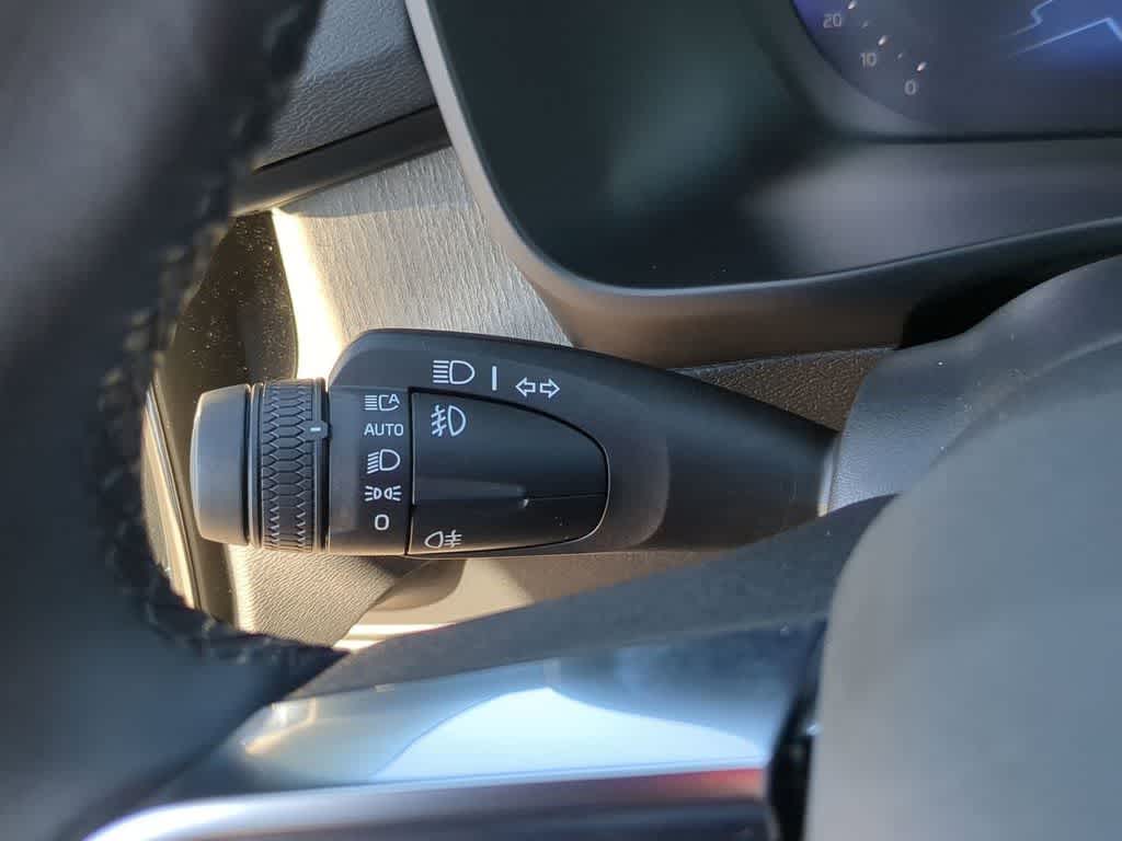 Thumbnail: 2026 Volvo XC40 - 25