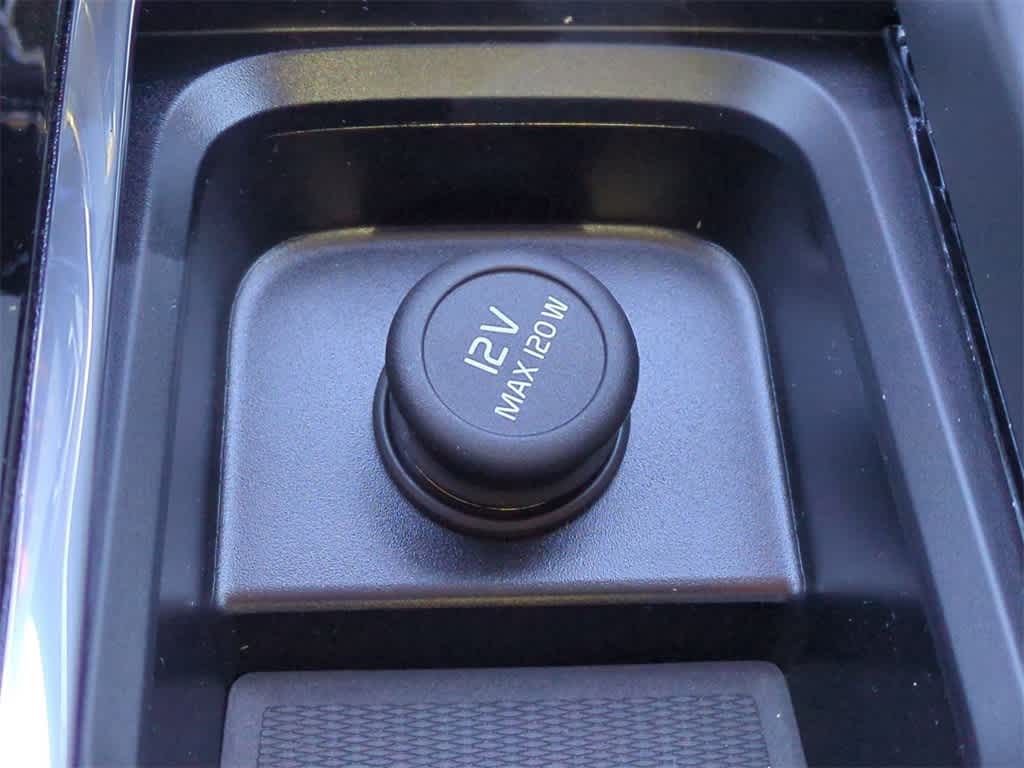 Thumbnail: 2026 Volvo XC60 - 31