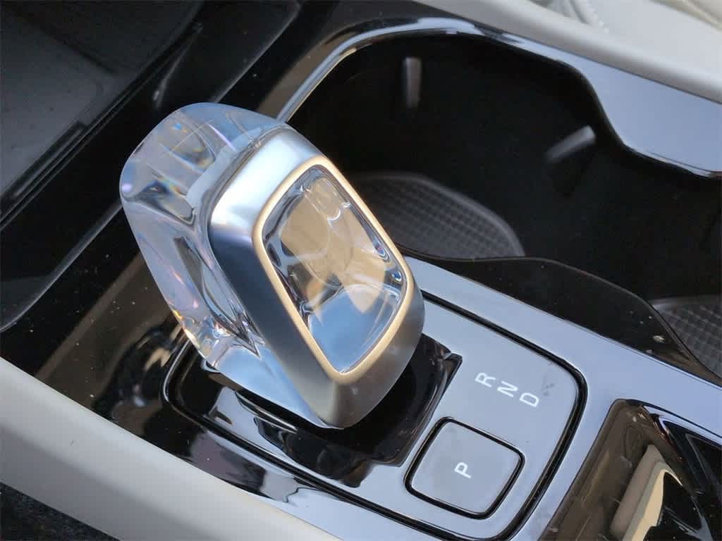 Thumbnail: 2026 Volvo XC40 - 32