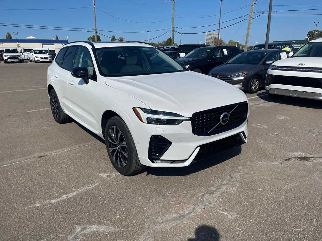 Thumbnail: 2023 Volvo XC60 - 7