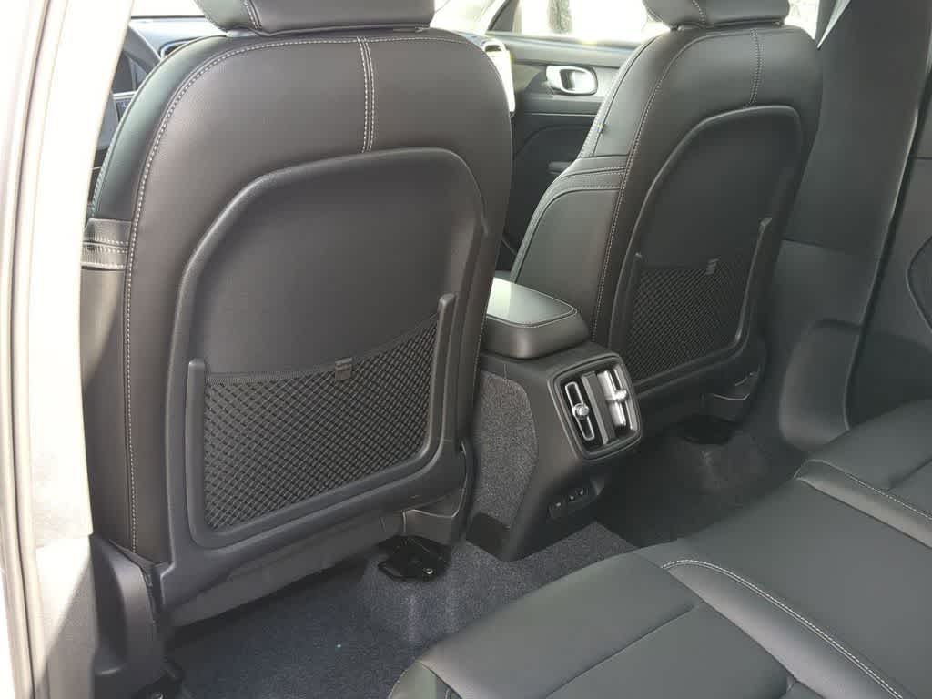 Thumbnail: 2026 Volvo XC40 - 17