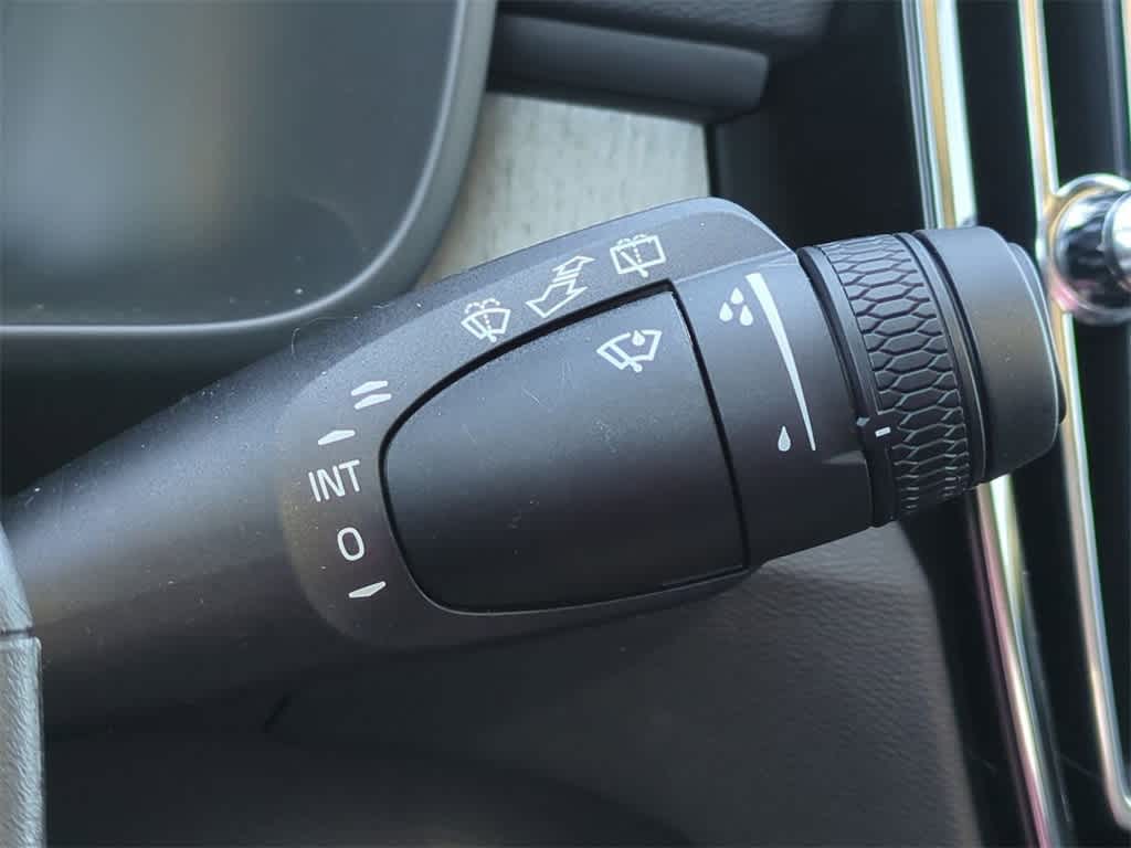 Thumbnail: 2026 Volvo XC40 - 26