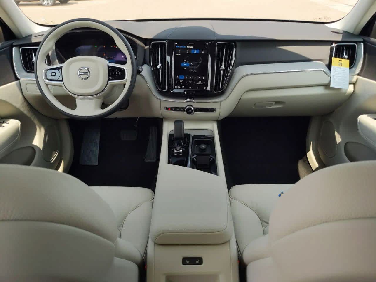 Thumbnail: 2025 Volvo XC60 - 13