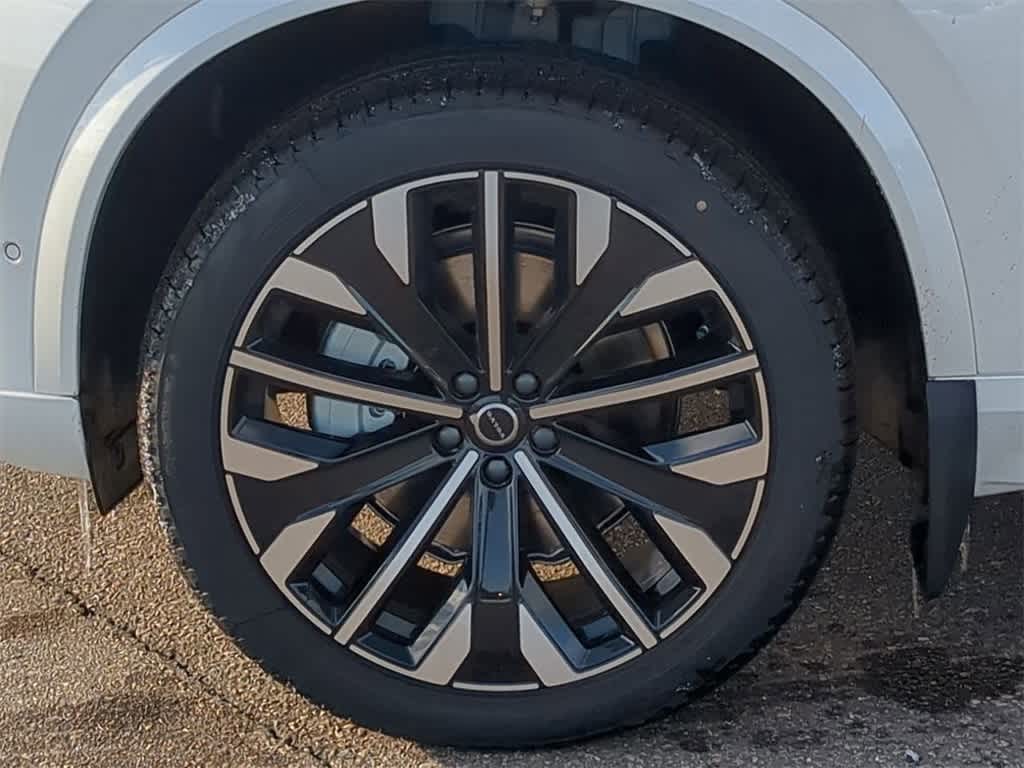 Thumbnail: 2026 Volvo XC90 - 13