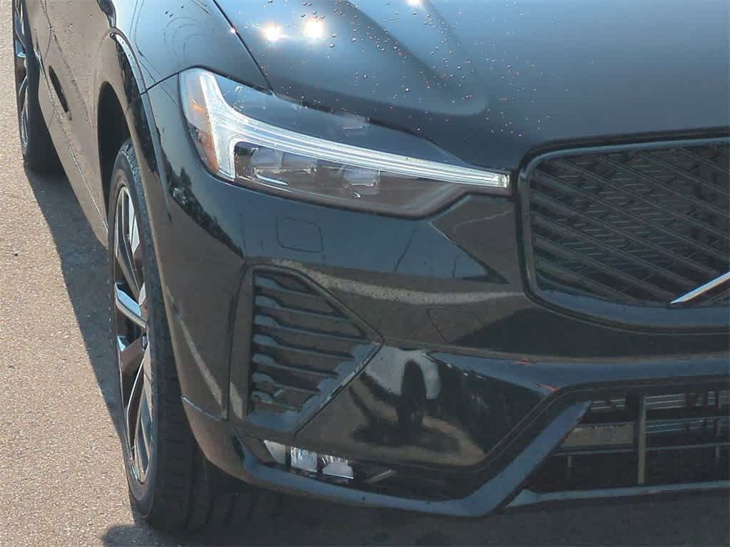 Thumbnail: 2026 Volvo XC60 - 10