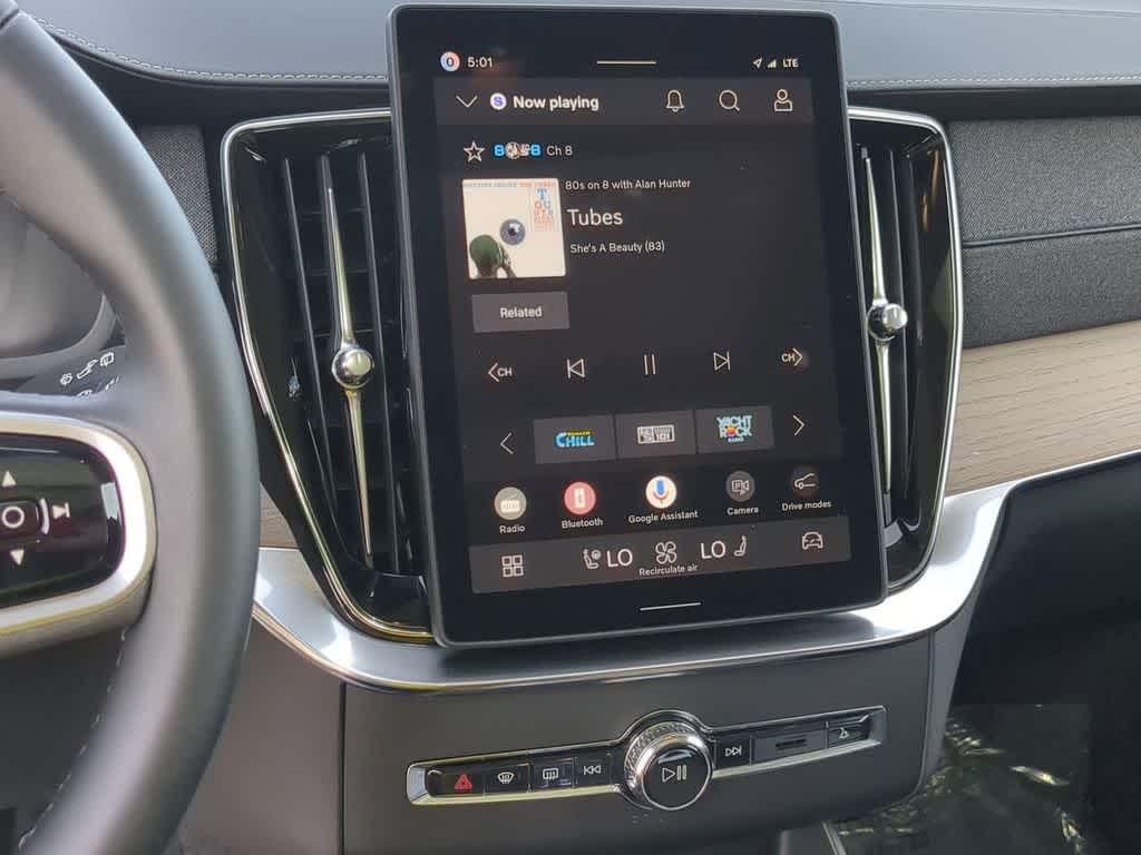 2026 Volvo XC90 Plus - Photo 26