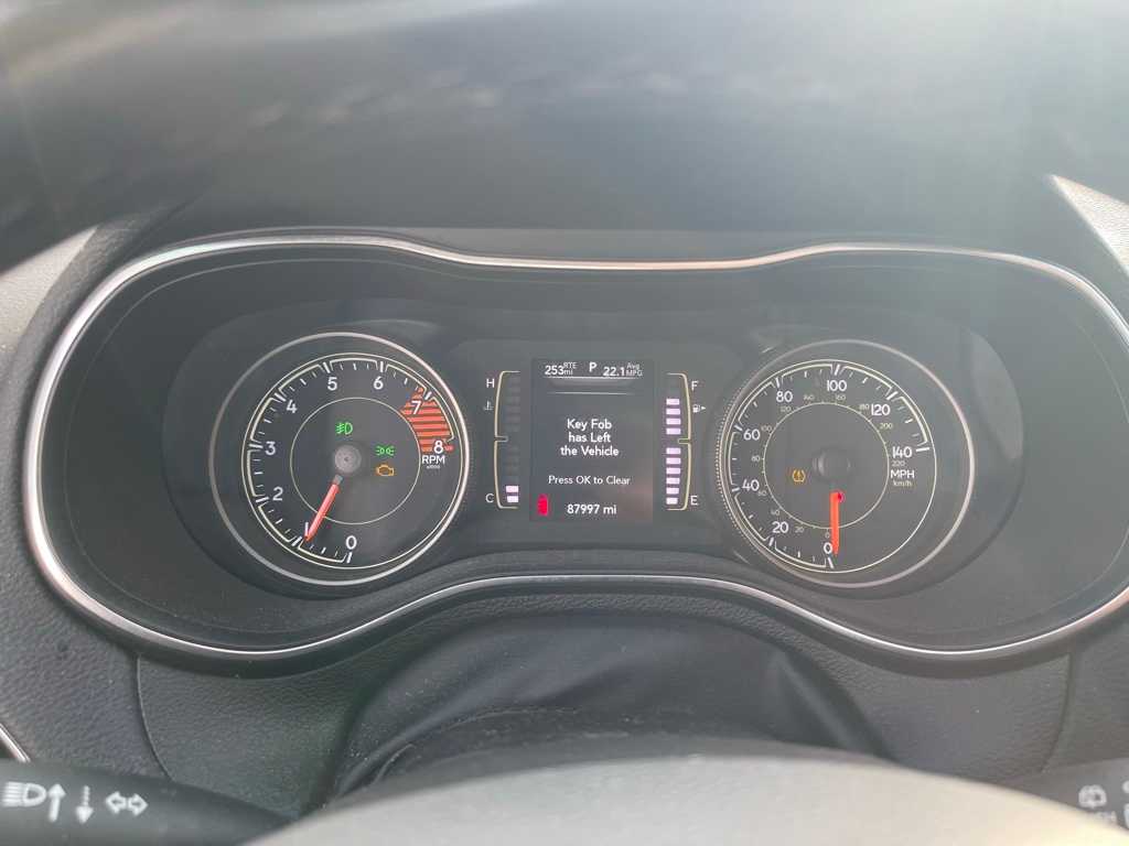 Thumbnail: 2020 Jeep Cherokee - 24