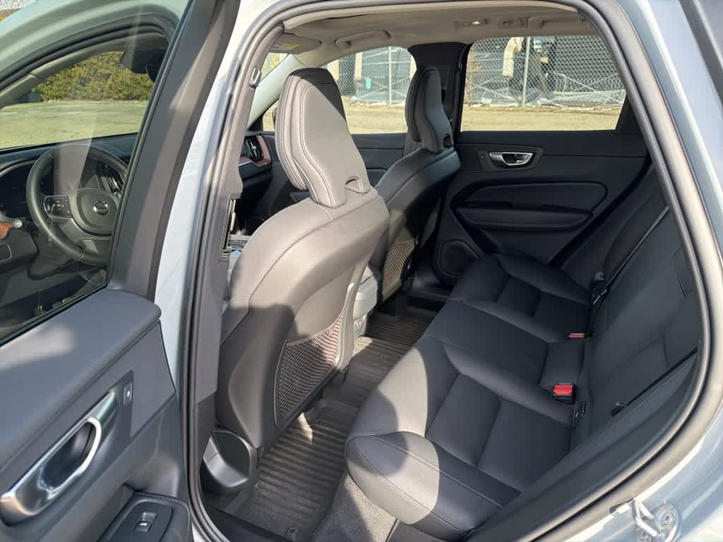 Thumbnail: 2024 Volvo XC60 - 13