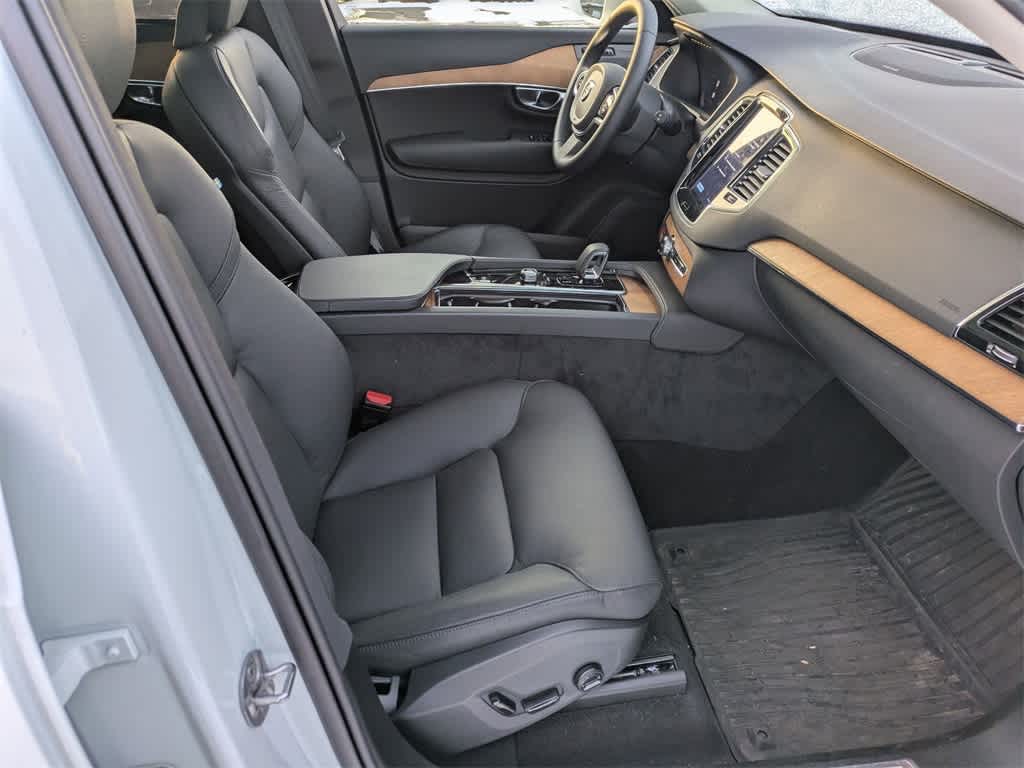 Thumbnail: 2025 Volvo XC90 - 21
