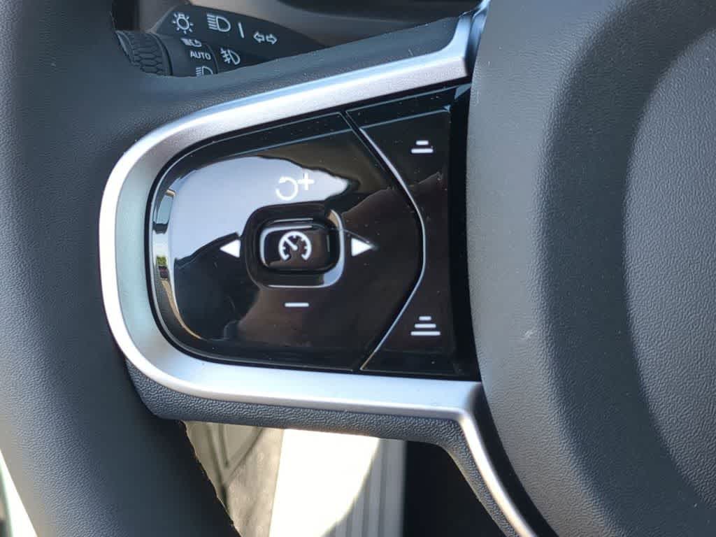 Thumbnail: 2026 Volvo XC60 - 22