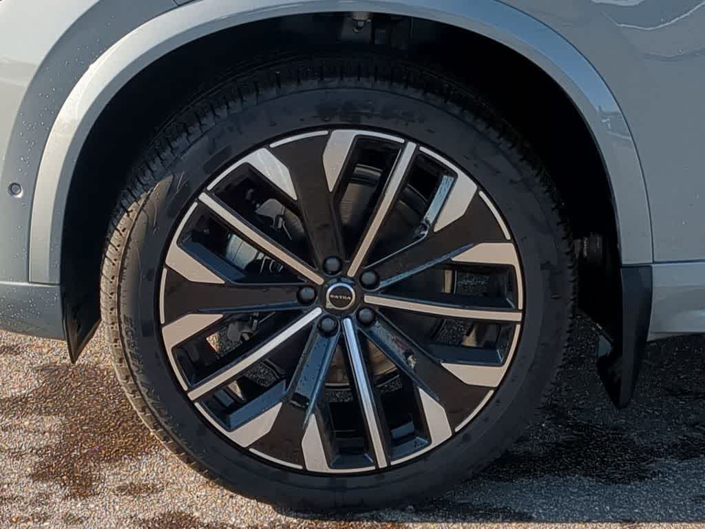 Thumbnail: 2026 Volvo XC90 - 13
