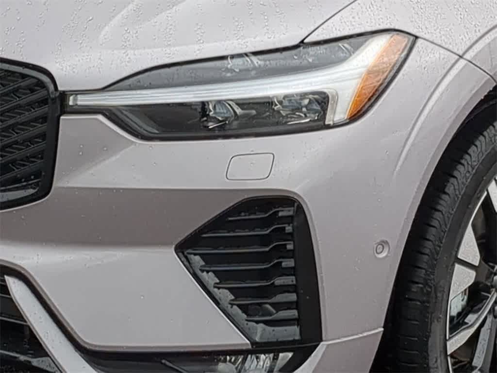 Thumbnail: 2026 Volvo XC60 - 10