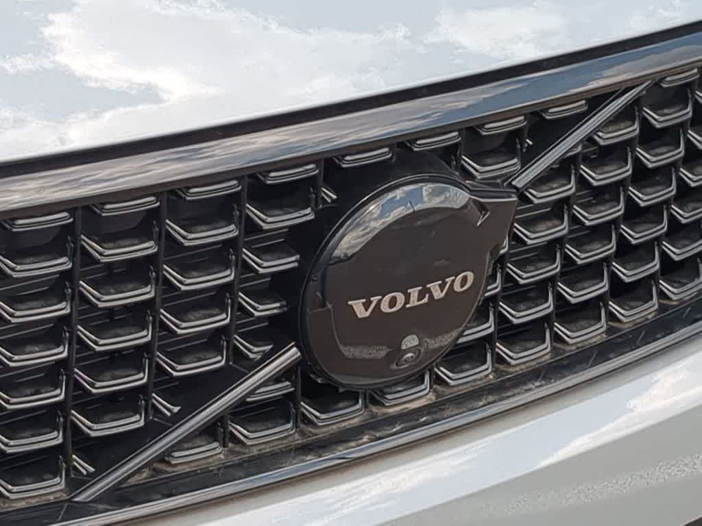 Thumbnail: 2026 Volvo XC40 - 11