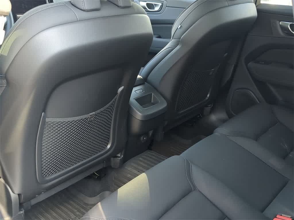 Thumbnail: 2026 Volvo XC60 - 17