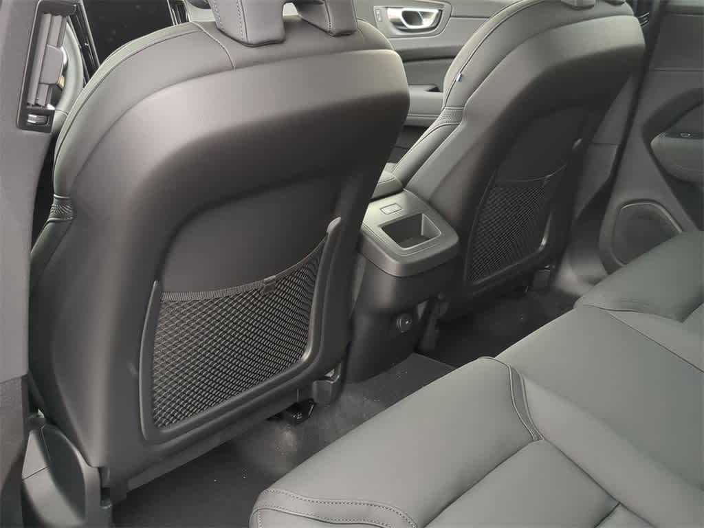 Thumbnail: 2026 Volvo XC60 - 17