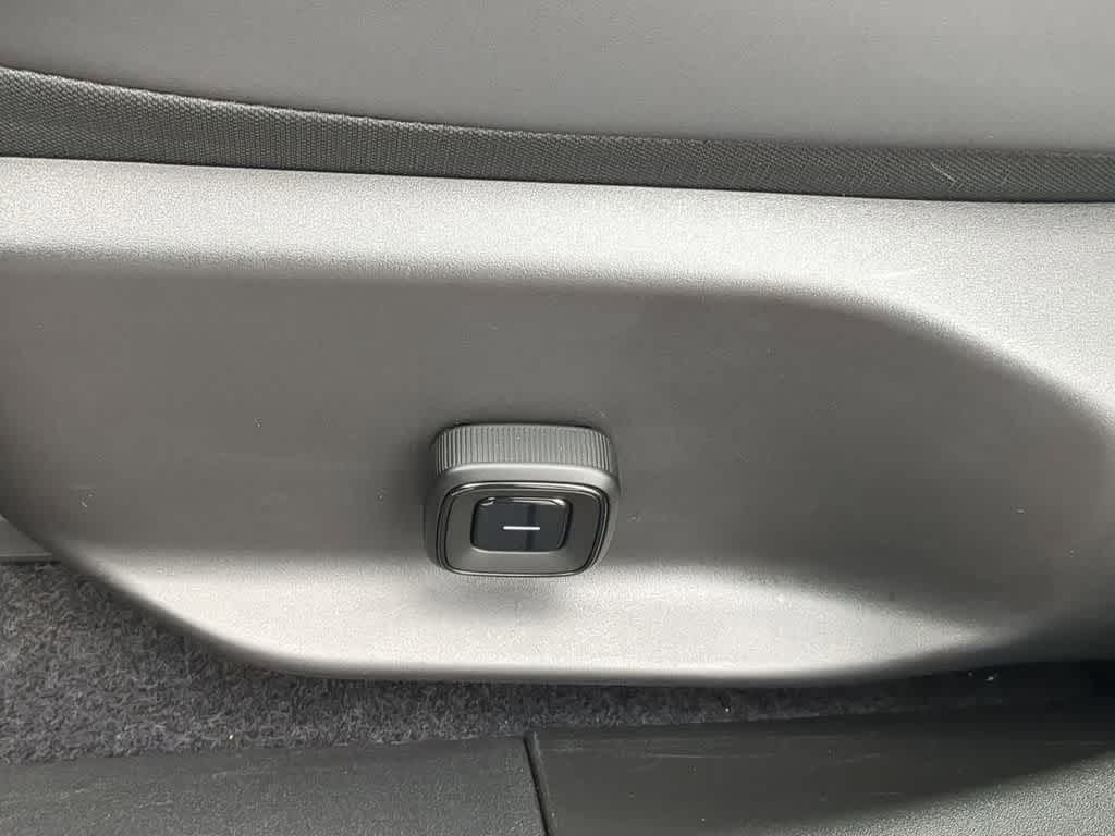 Thumbnail: 2025 Volvo EX30 - 16