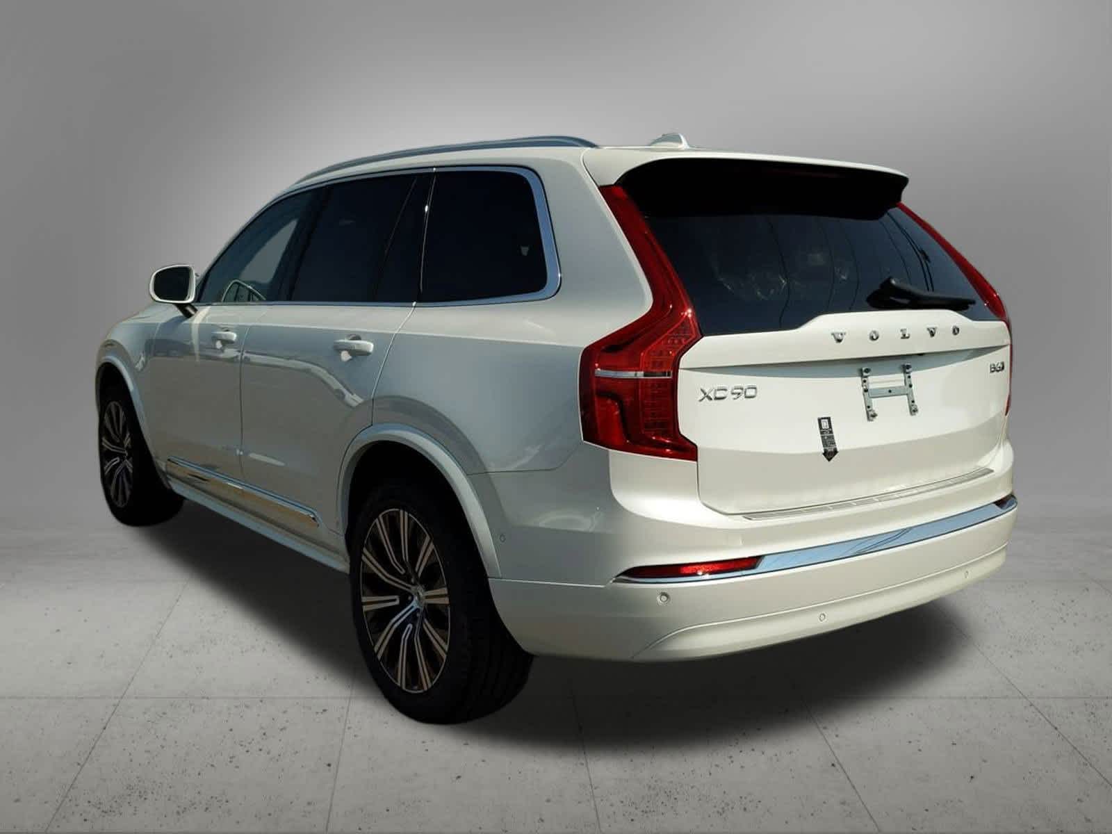 2025 Volvo XC90 Plus AWD photo 4