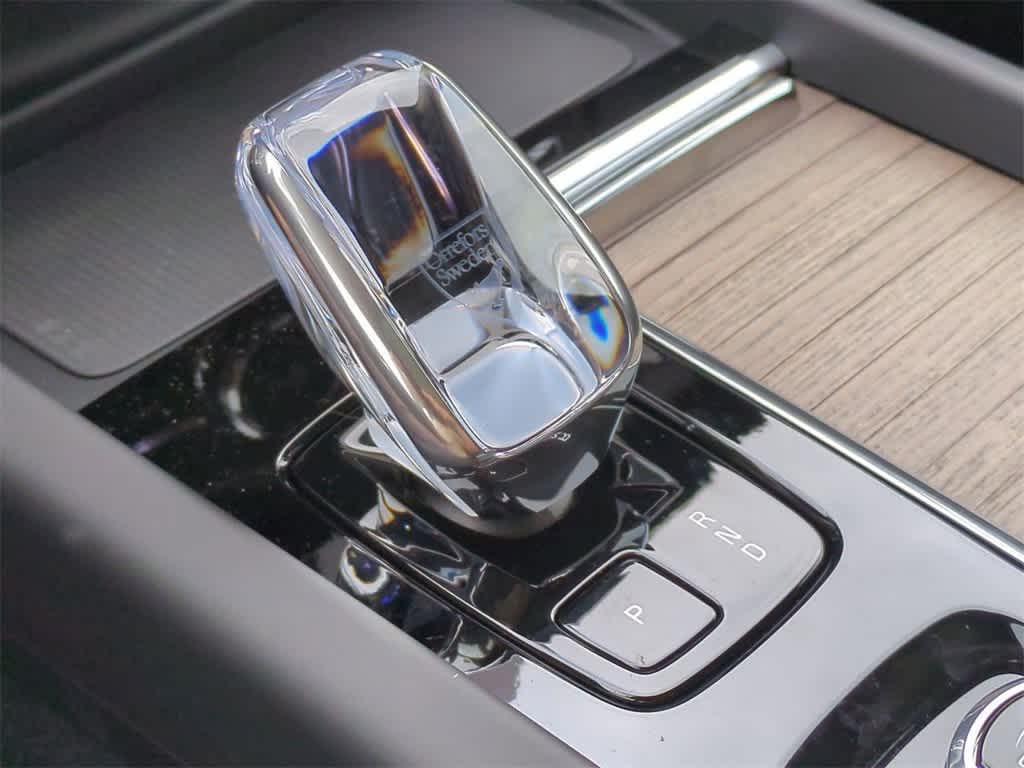 Thumbnail: 2026 Volvo XC60 - 32