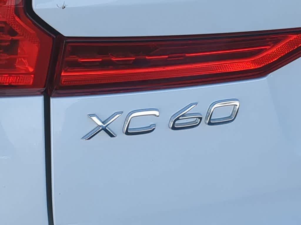 Thumbnail: 2025 Volvo XC60 - 12