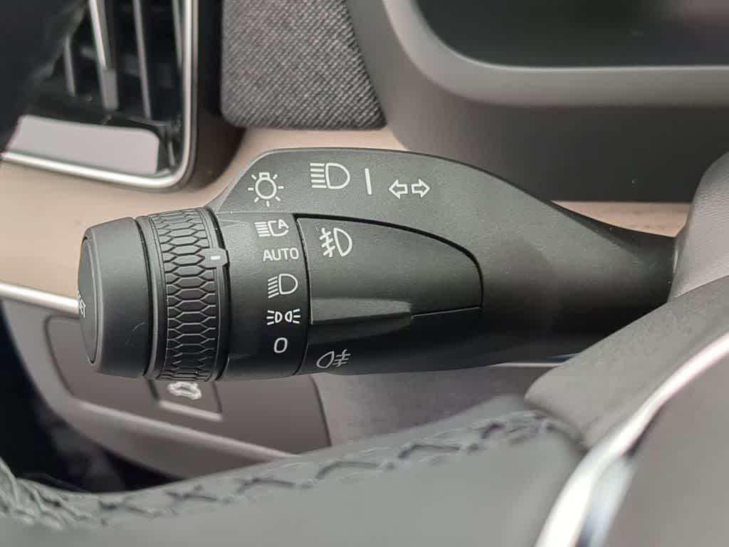 Thumbnail: 2026 Volvo XC90 - 25