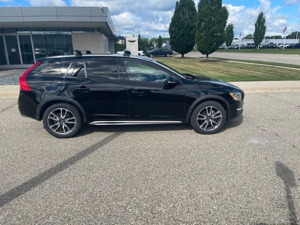 Thumbnail: 2018 Volvo S60 - 6